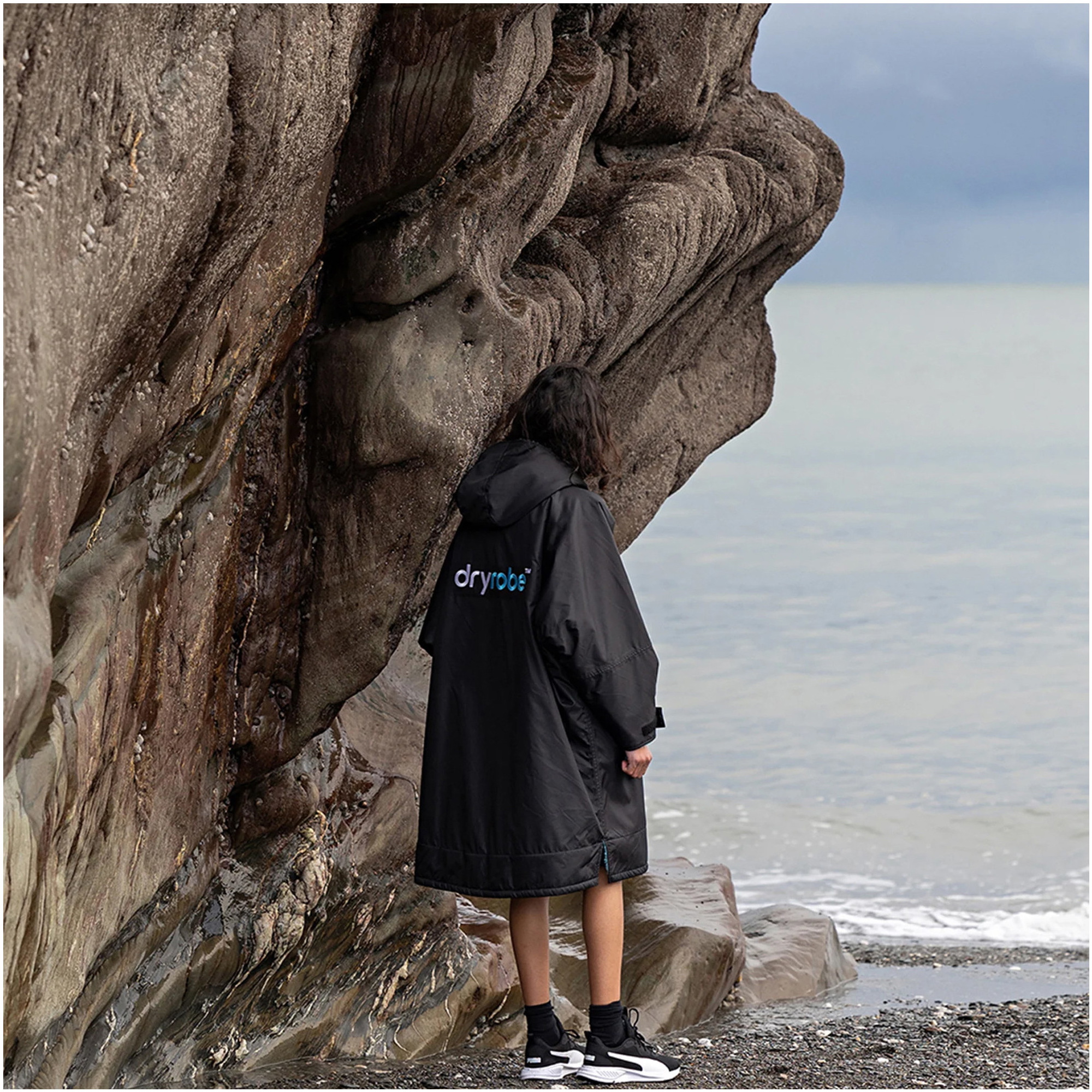 2025 Dryrobe Junior Advance Long Sleeve Change Robe V3 V3KSLSDA - Black / Blue